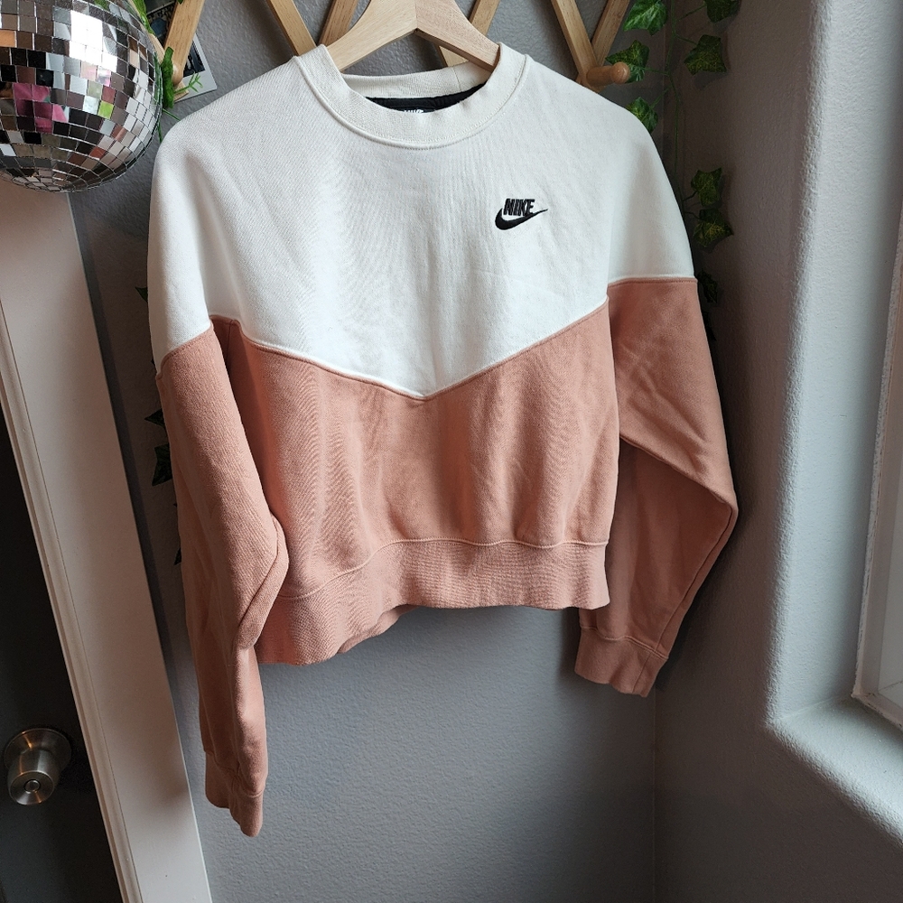 Cropped like new Nike crewneck